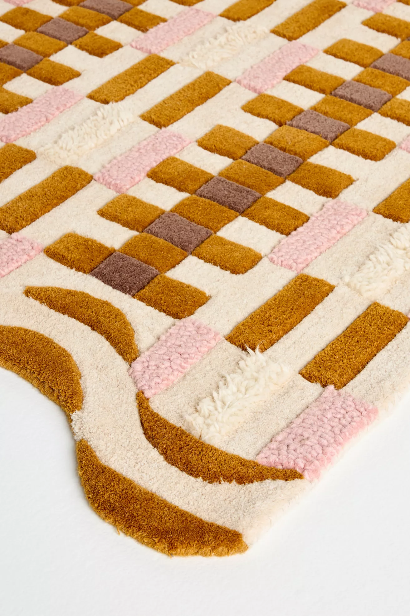 Hand Tufted 100% Wool Geometric Scalloped Rug - thumbnail 9