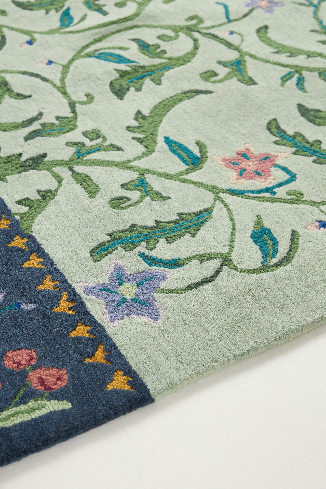 Hand-Tufted Aria Rug