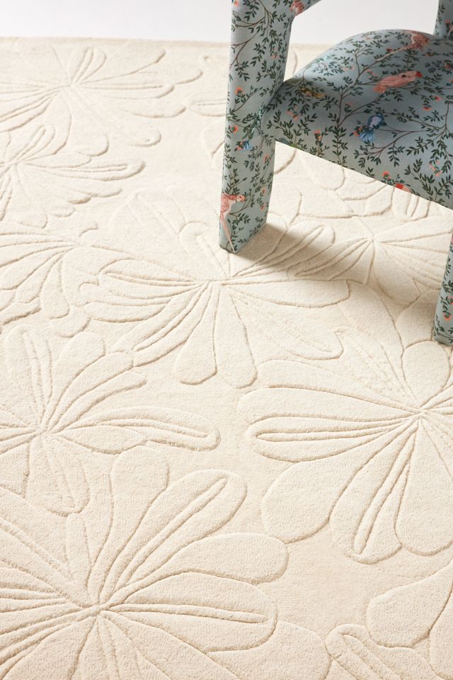 Hand-Tufted Sculpted Daisy Rug #1