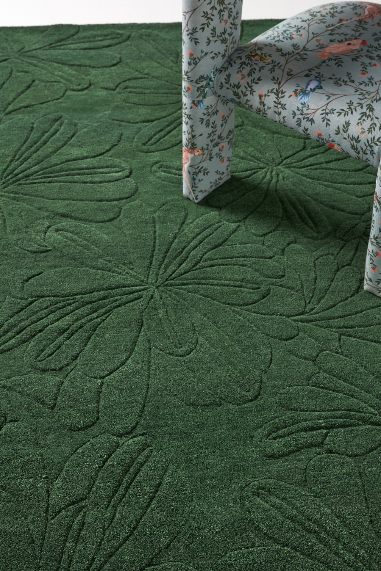 Hand-Tufted Sculpted Daisy Rug