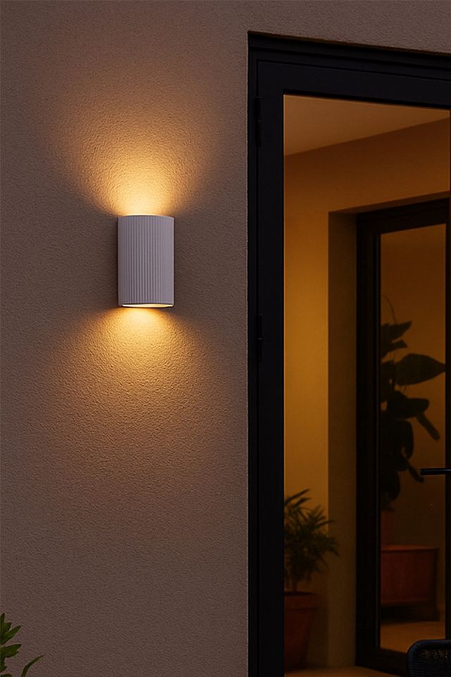 houseof Ribbed Ceramic Pillar Wall Light #2