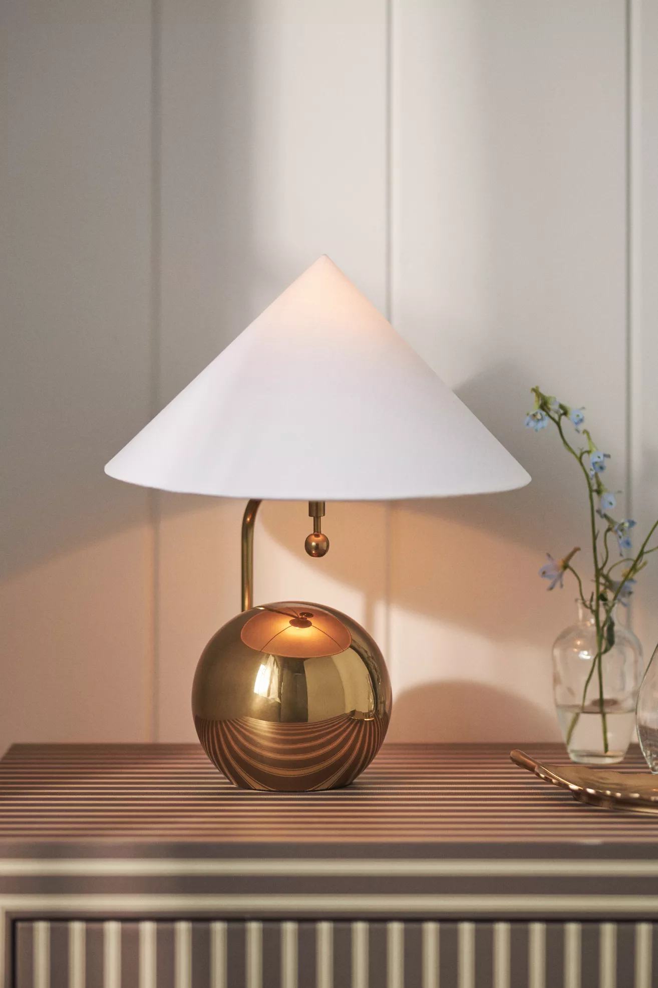 Edie Pivoting Metal Table Lamp | Modern Elegance