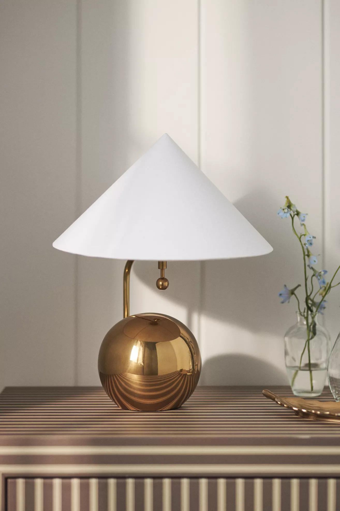 Edie Pivoting Metal Table Lamp | Modern Elegance