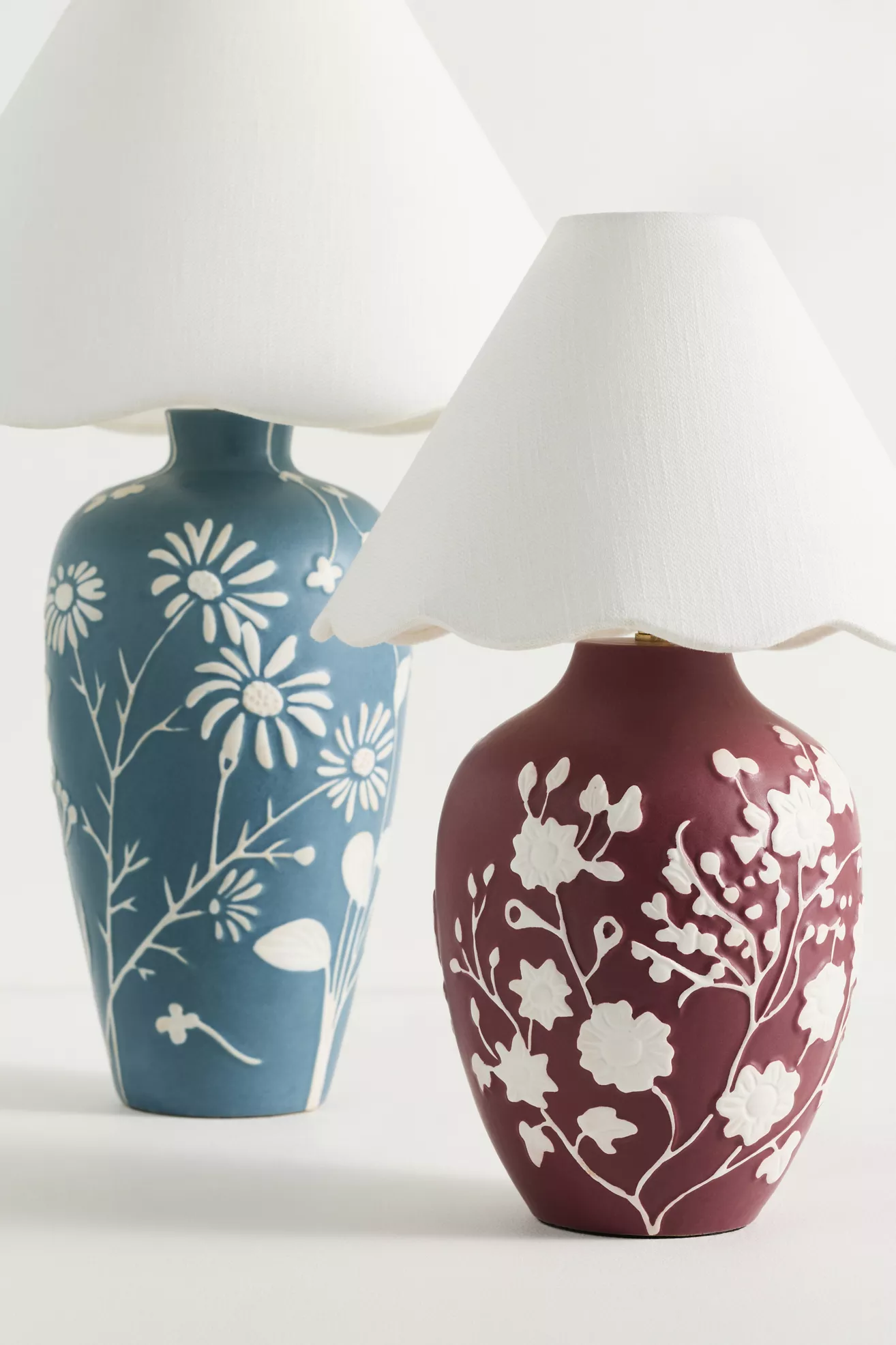 Ember Carved Ceramic Scallop Shade Table Lamp - thumbnail 6