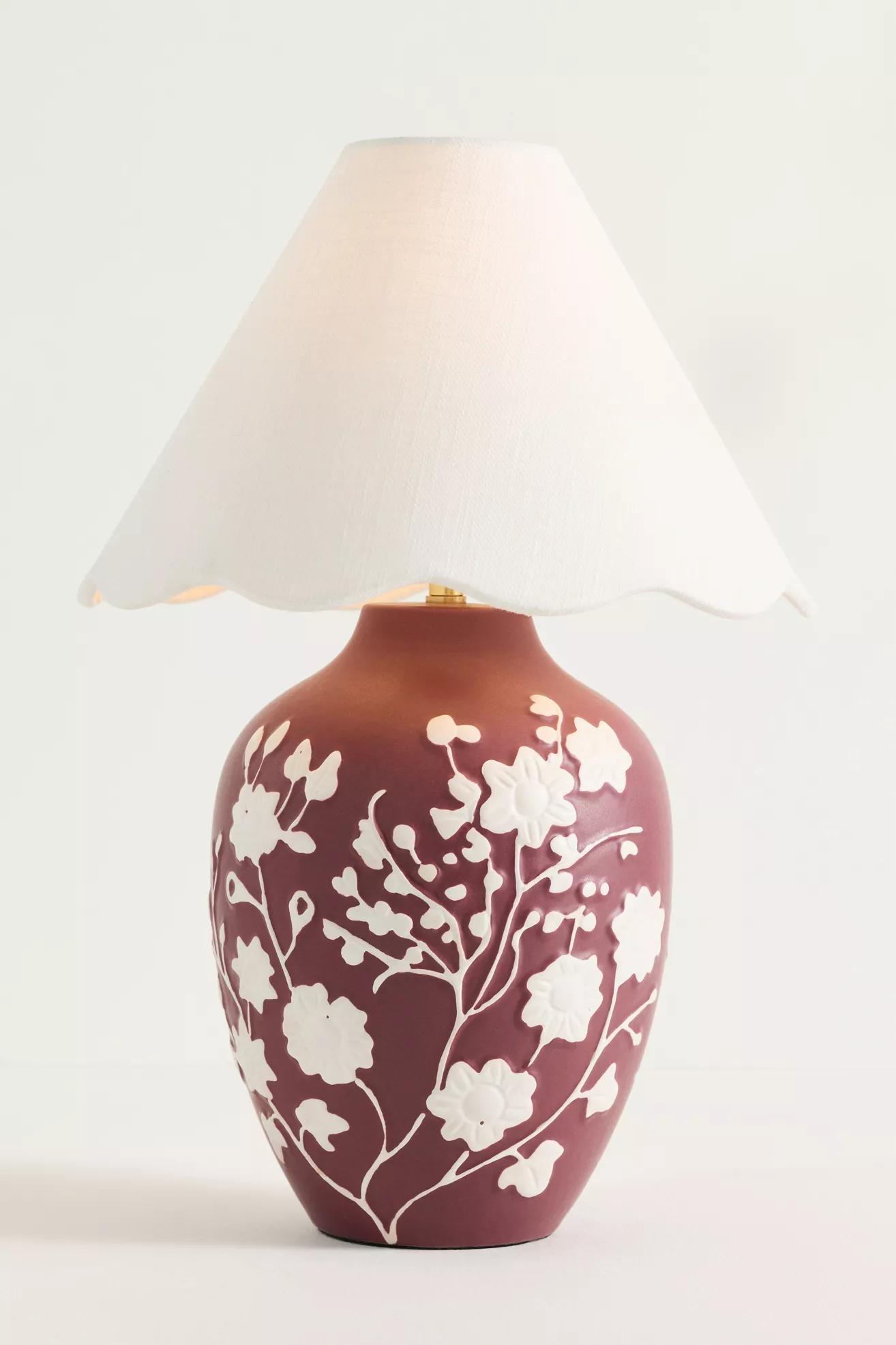Ember Carved Ceramic Scallop Shade Table Lamp - thumbnail 8