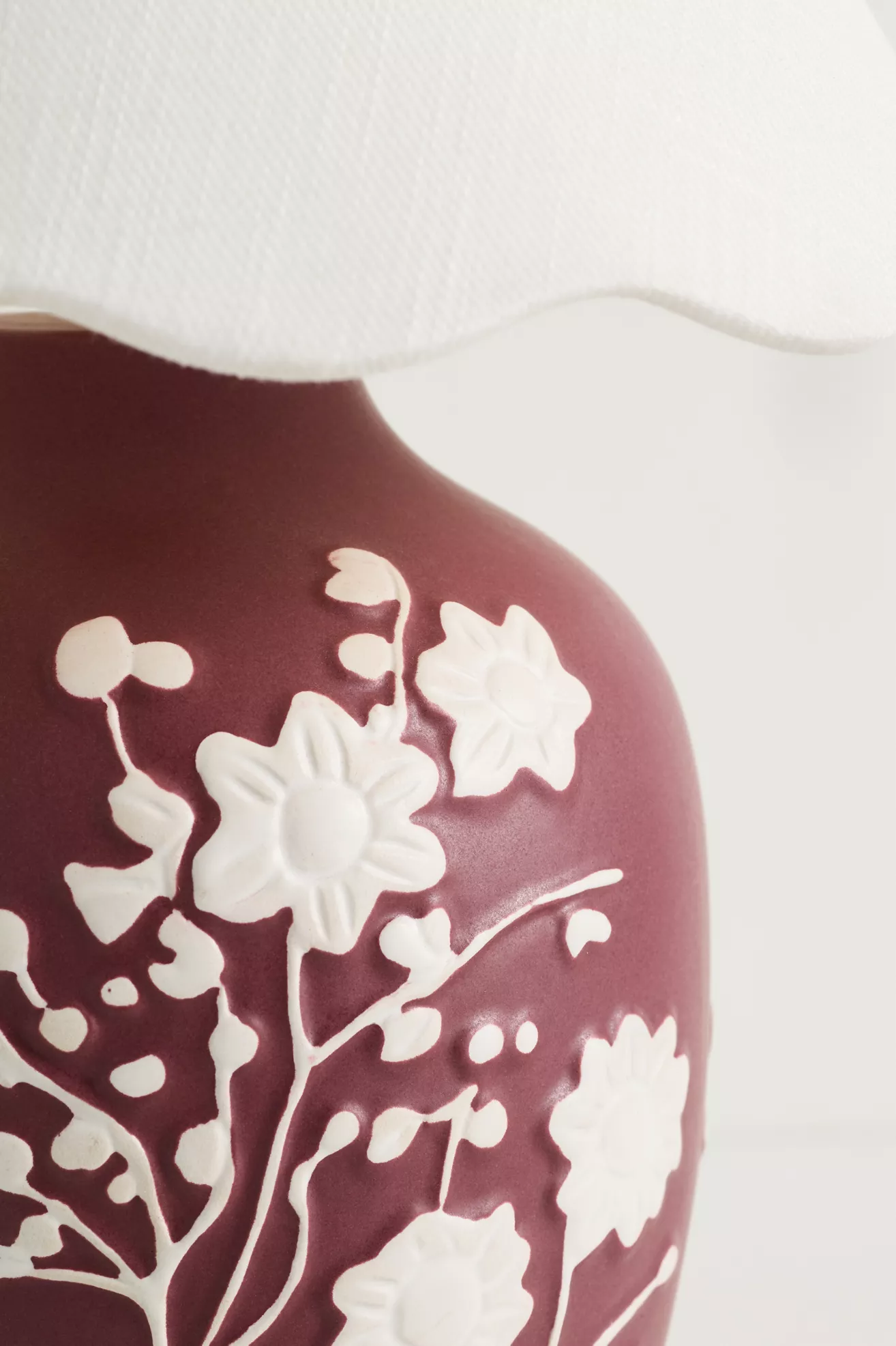 Ember Carved Ceramic Scallop Shade Table Lamp - thumbnail 9
