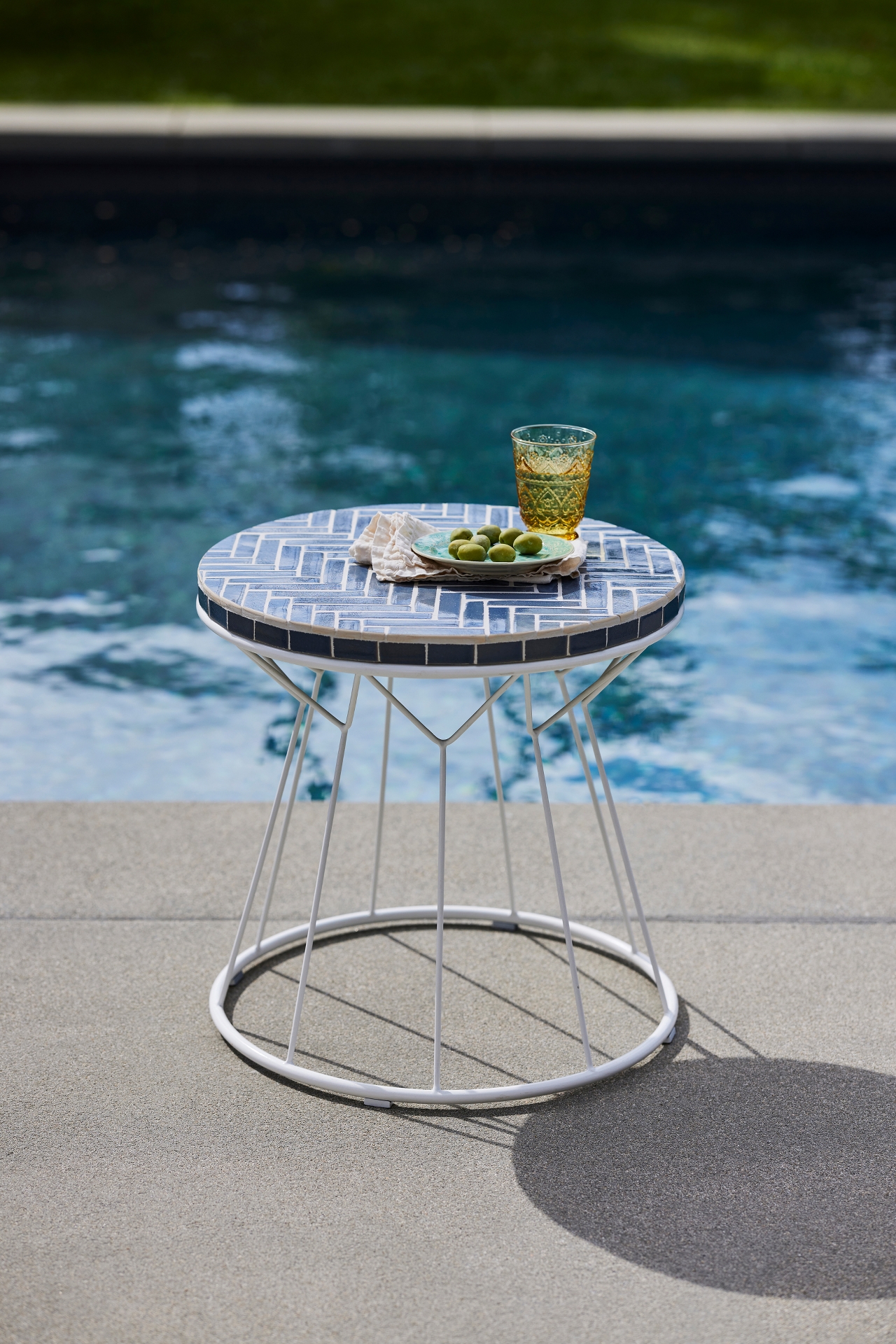 Hourglass Indoor/Outdoor Table