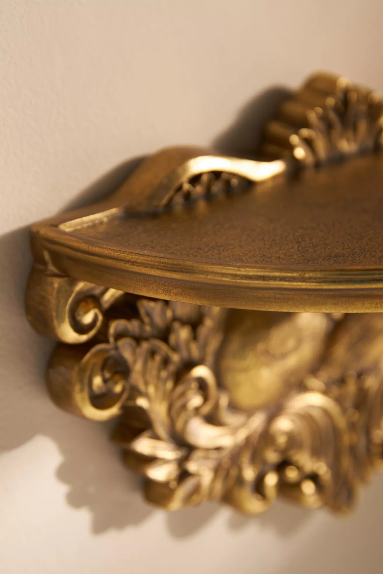 Wooded Manor Floating Shelf - thumbnail 3