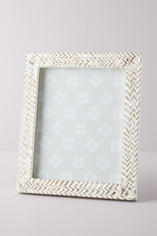 Avril Frame #3