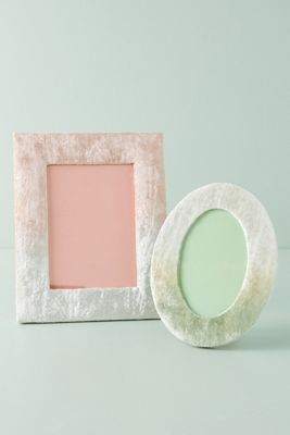 Mona Velvet Frame
