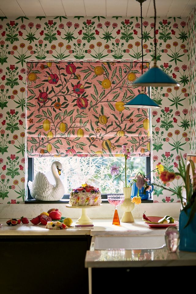 Sanderson Archive Daisy Wallpaper #1