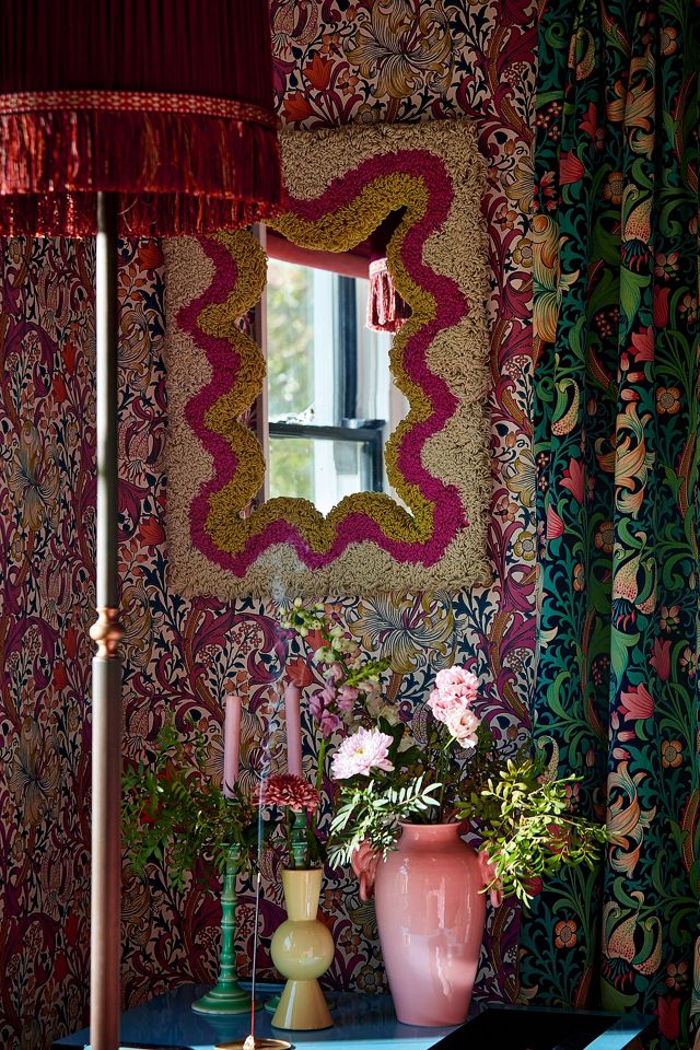 Sanderson Archive Golden Lily Wallpaper #1