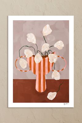 The Poster Club Kunstdruck Weiße Blumen in gestreifter Vase