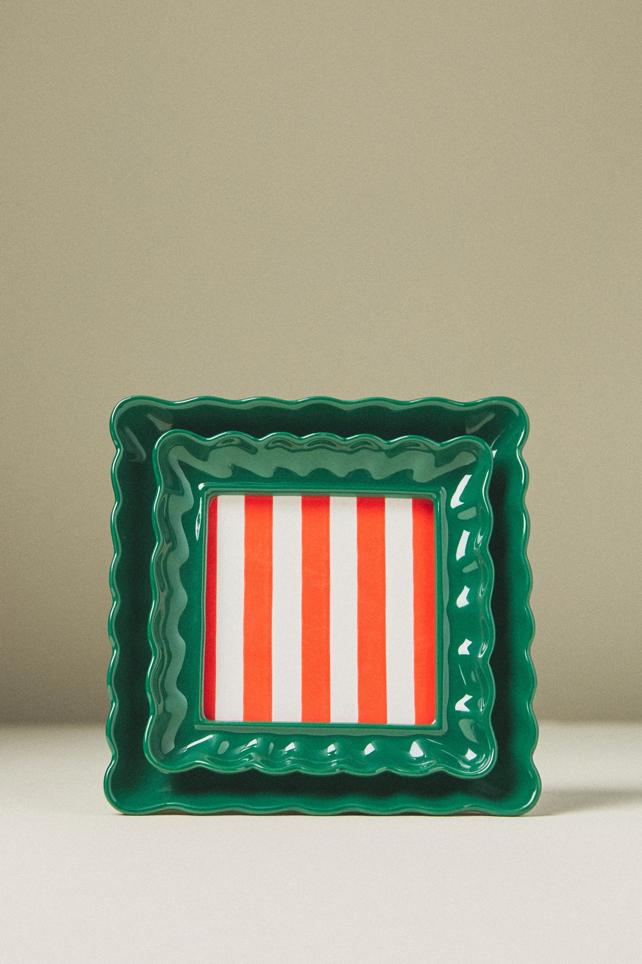 Maeve Scalloped Stoneware Picture Frame - Dark Green, 4" x 4"