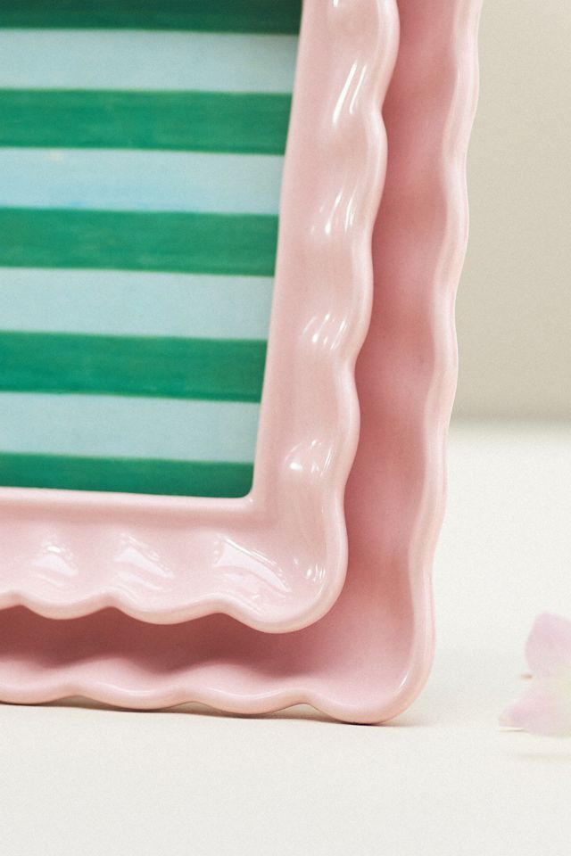Maeve Scalloped Stoneware Picture Frame #1