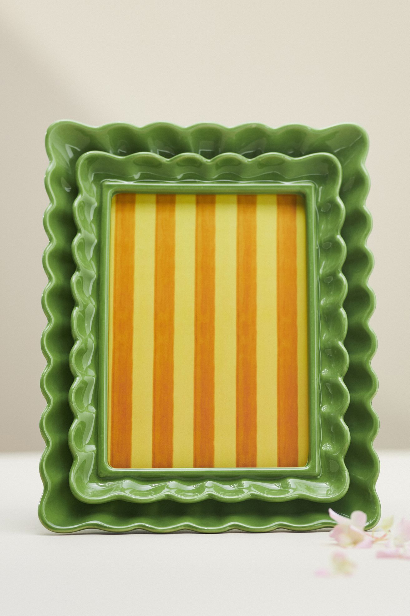 Maeve Scalloped Stoneware Picture Frame - Green