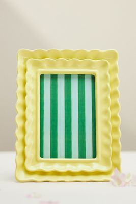 Maeve Scalloped Stoneware Picture Frame