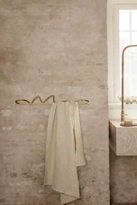 Percha de Toalla Ferm Living Curvature