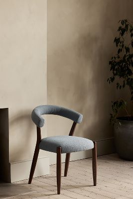 Priyanka Effie Tripod Chair