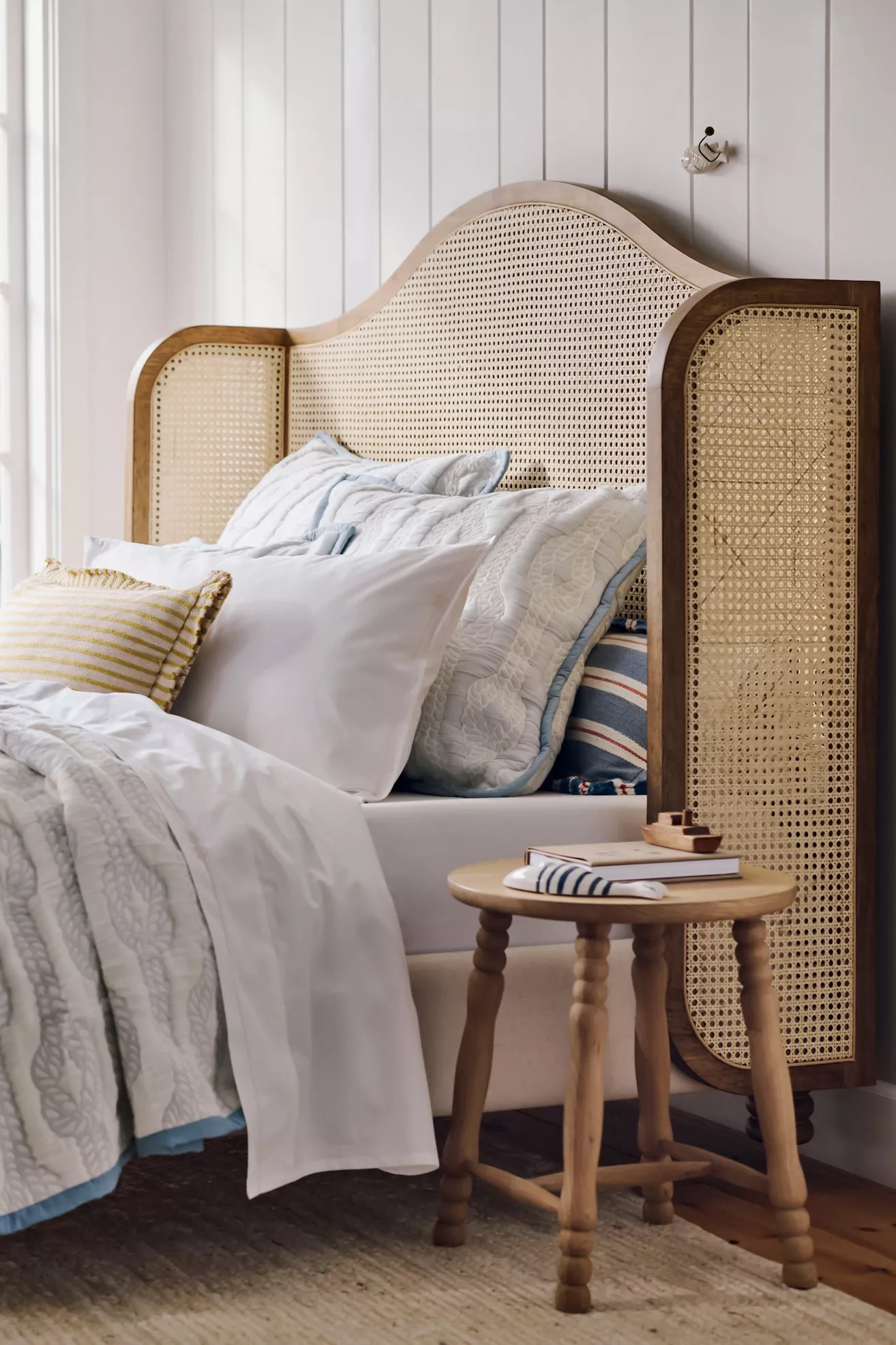 Antonietta Bed