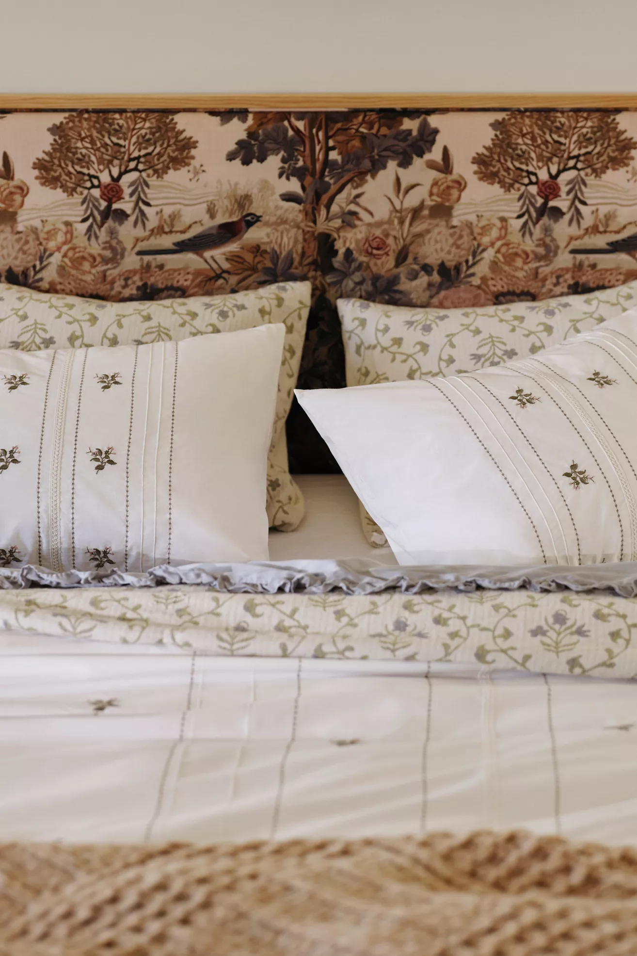 Gia Francois Tapestry Headboard - thumbnail 9