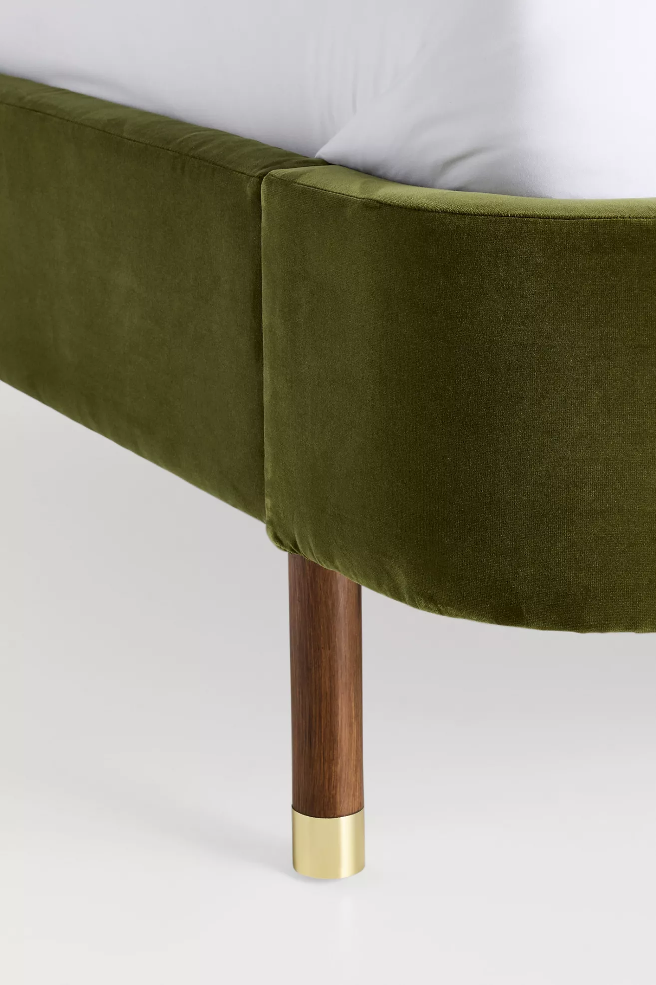 Heatherfield Velvet Bed - thumbnail 6