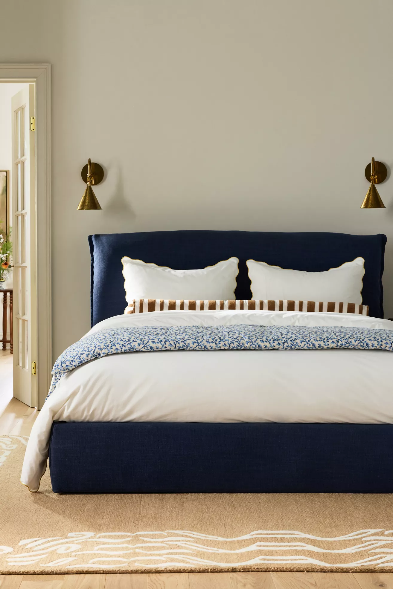 Modern Cushion Bed