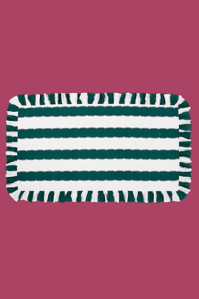 Anna + Nina Wald Rüschen Tischdecke #1