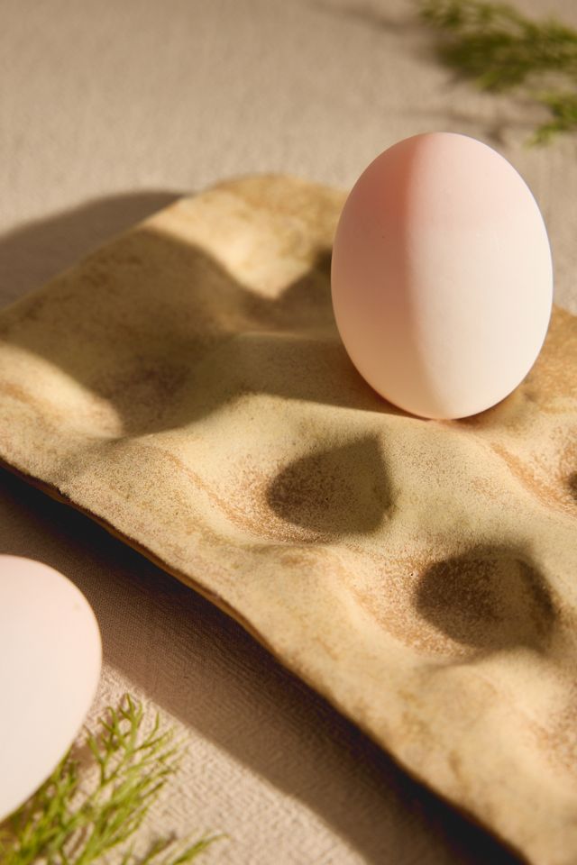 Laraloo Ceramics Pebble Egg Tray #1