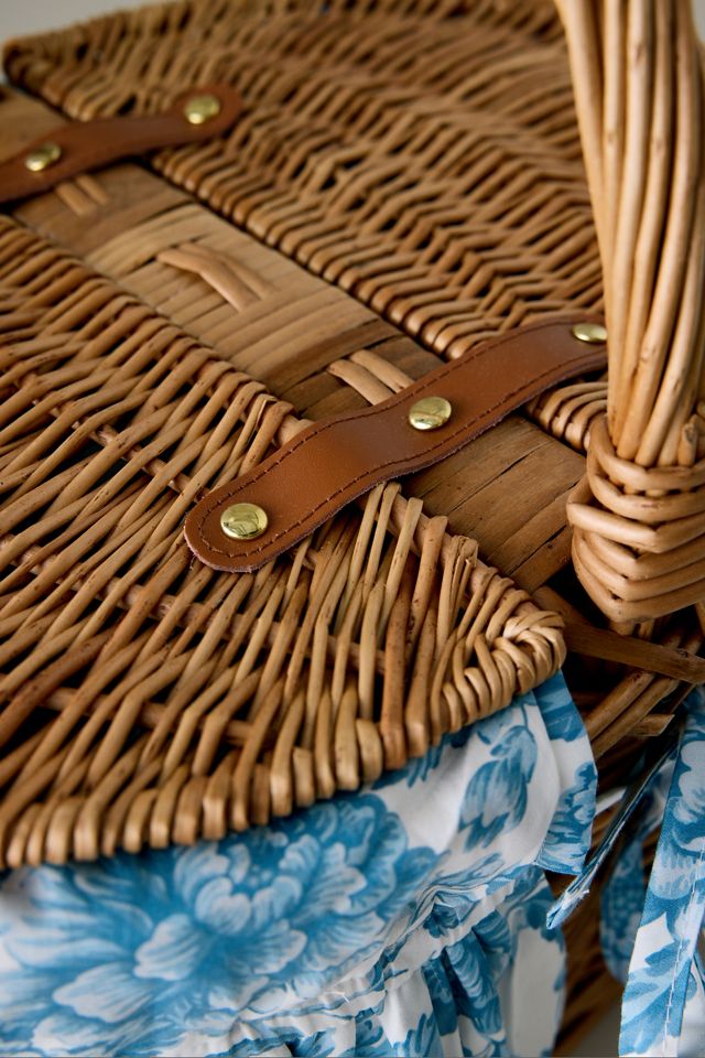 Coco & Wolf Oval Picnic Basket Hamper #3