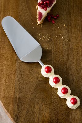 Yule Cake Lifter