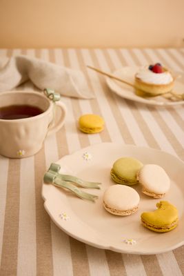Naetive Studio Dessertteller aus Steinzeug für Geburtstage