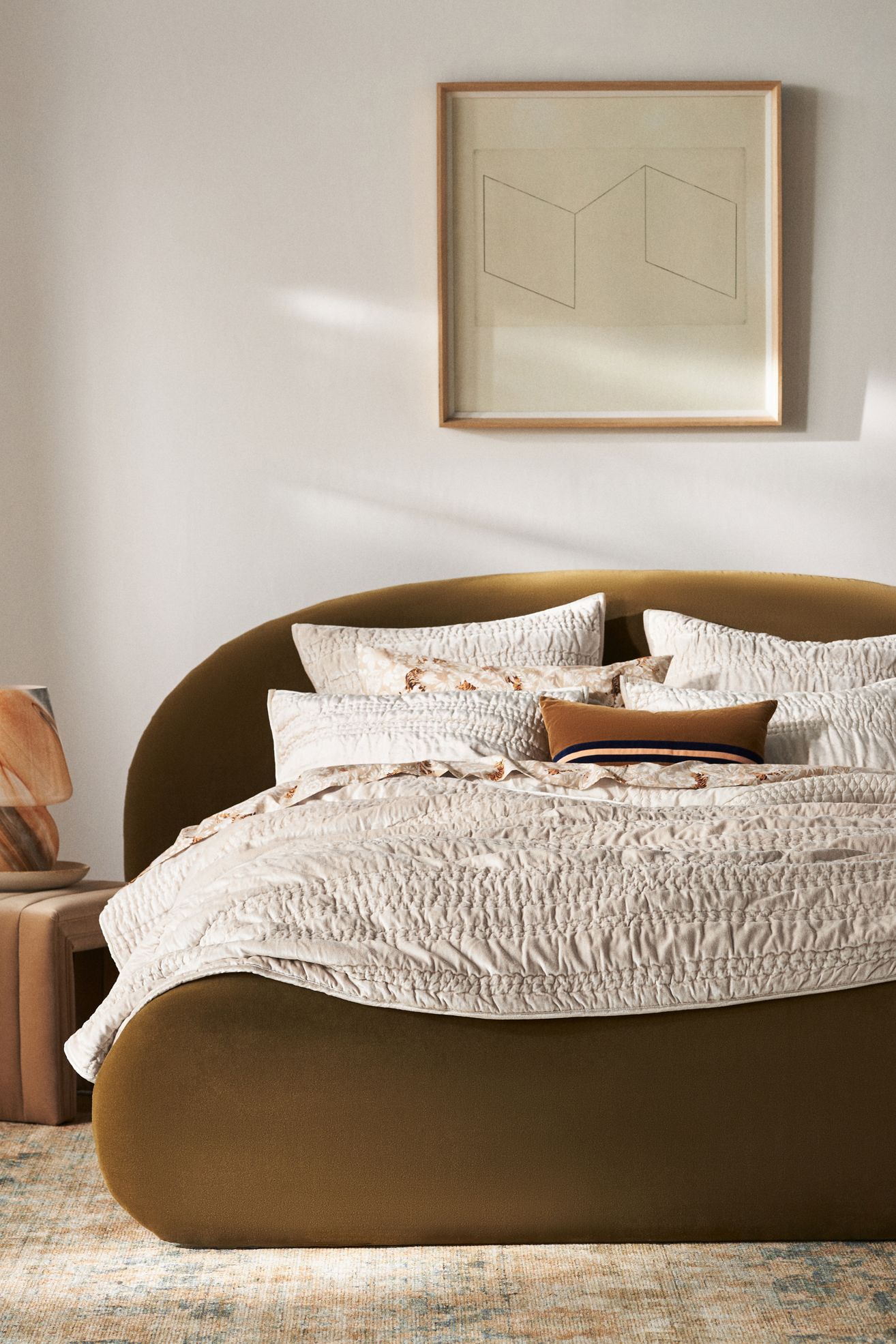 Lustered Velvet Alastair Quilt - PEARL, Standard