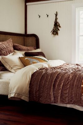 Lustered Velvet Alastair Quilt