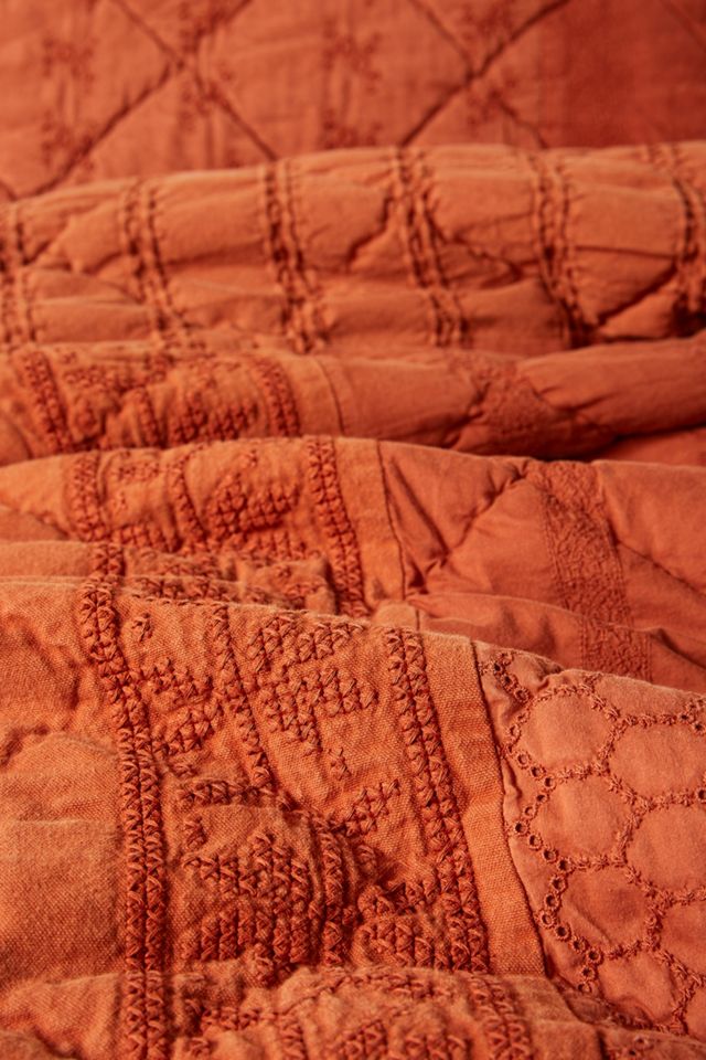 Embroidered Shiloh Quilt #1