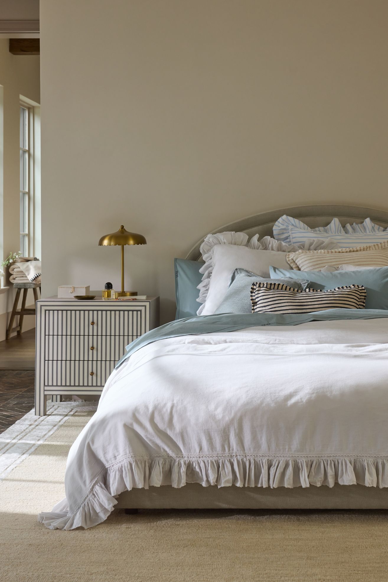 Organic Cotton Spa Sateen Ruffled Duvet Cover - Light Grey, Standard, King
