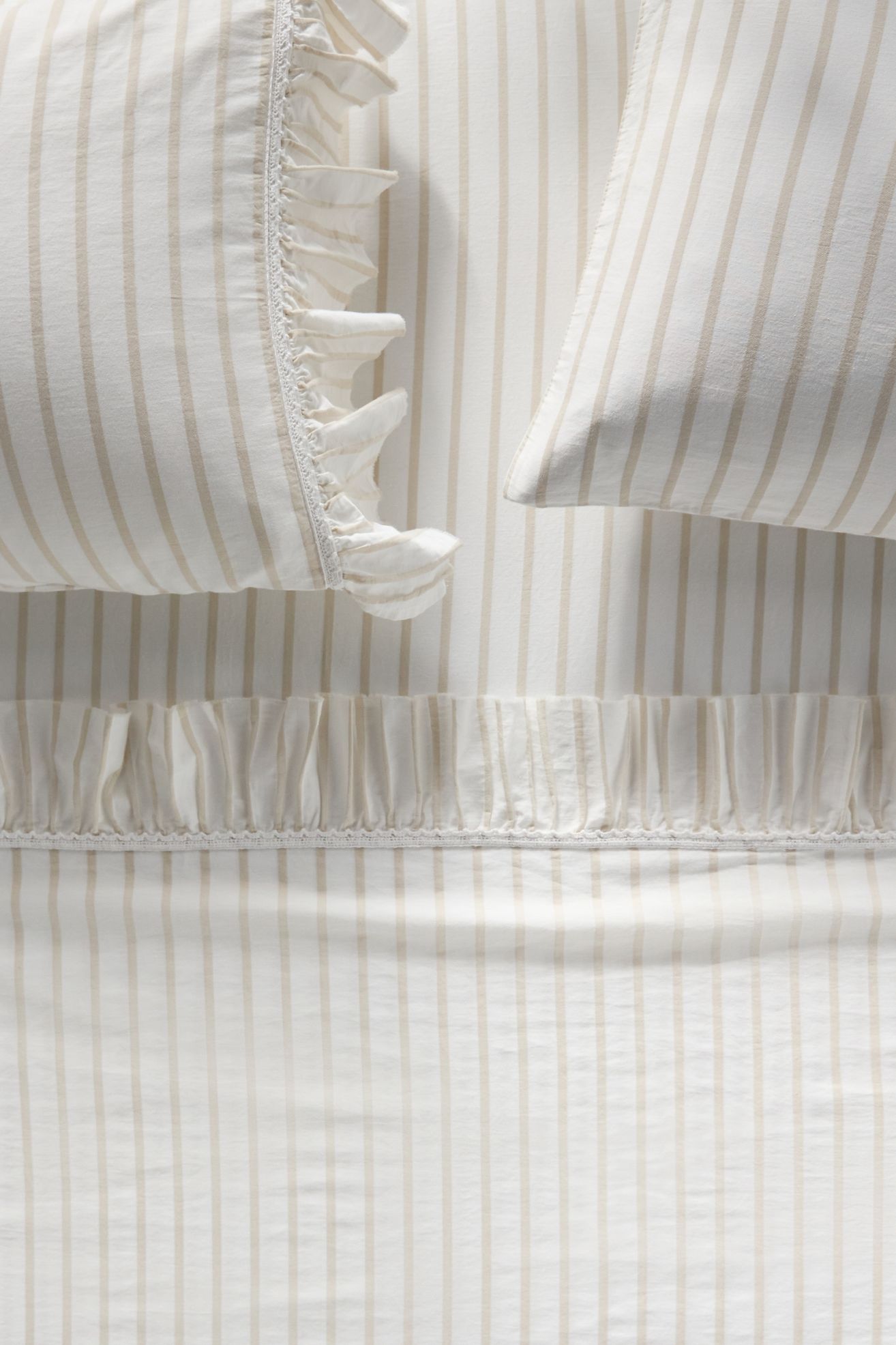 Organic Cotton Spa Sateen Ruffled Sheet Set - Neutral Stripe, Queen