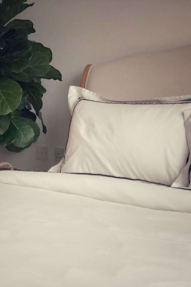 Sukun New Yorker Black & White Cotton Sateen Bedding Set #1