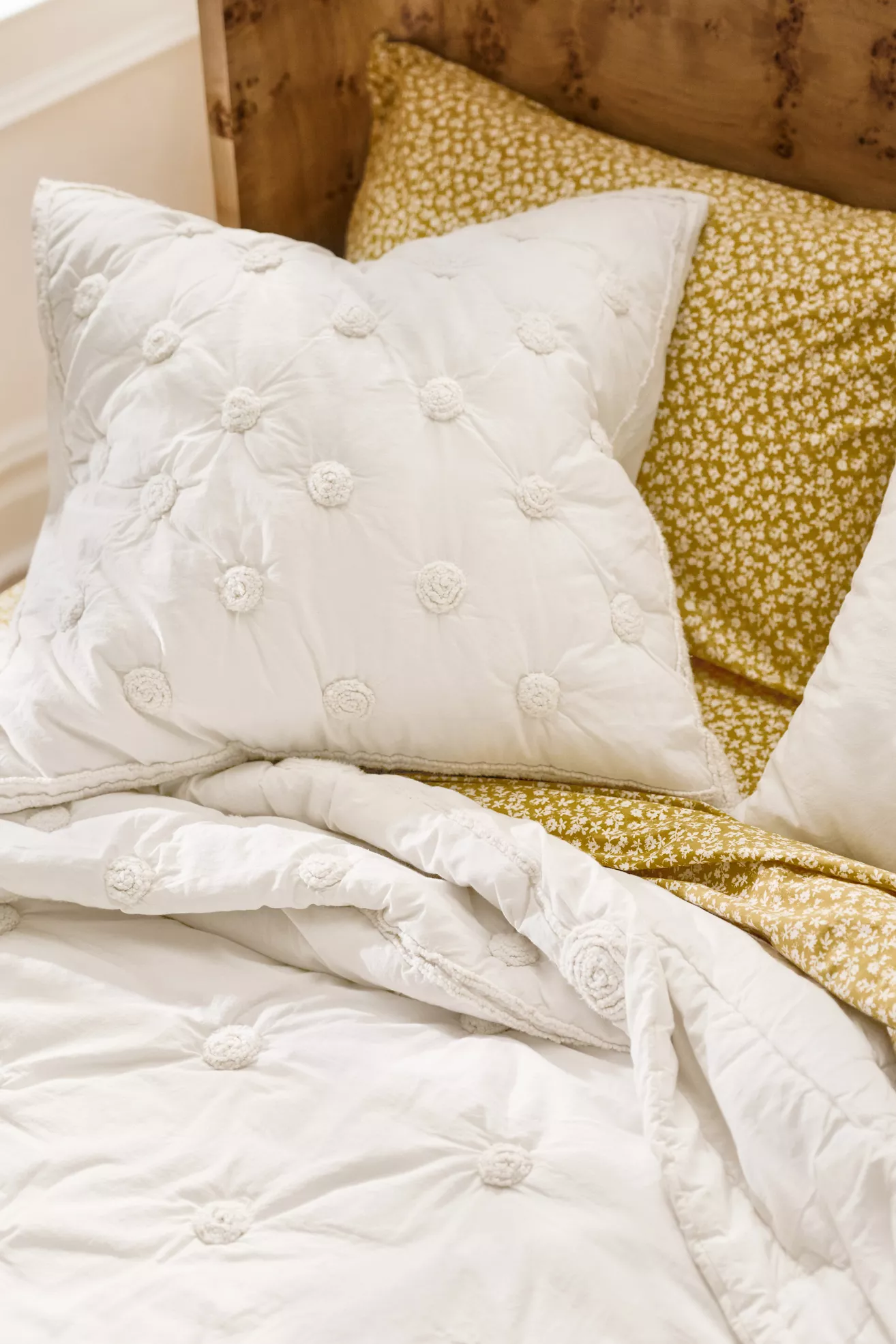 Charlotte 100% Cotton Embroidered Quilt