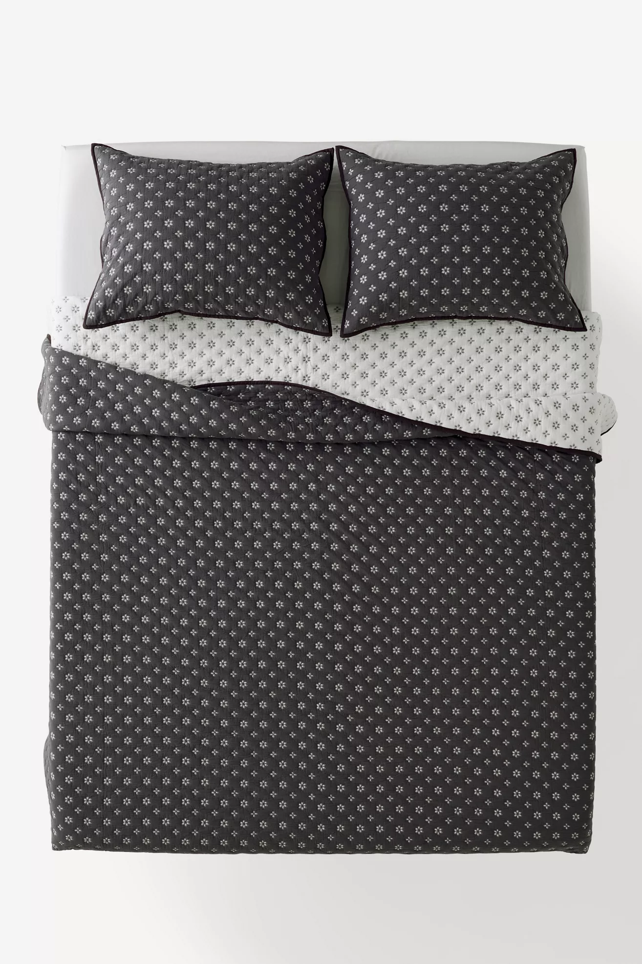 Cotton Reversible Eyelet Coverlet - thumbnail 3