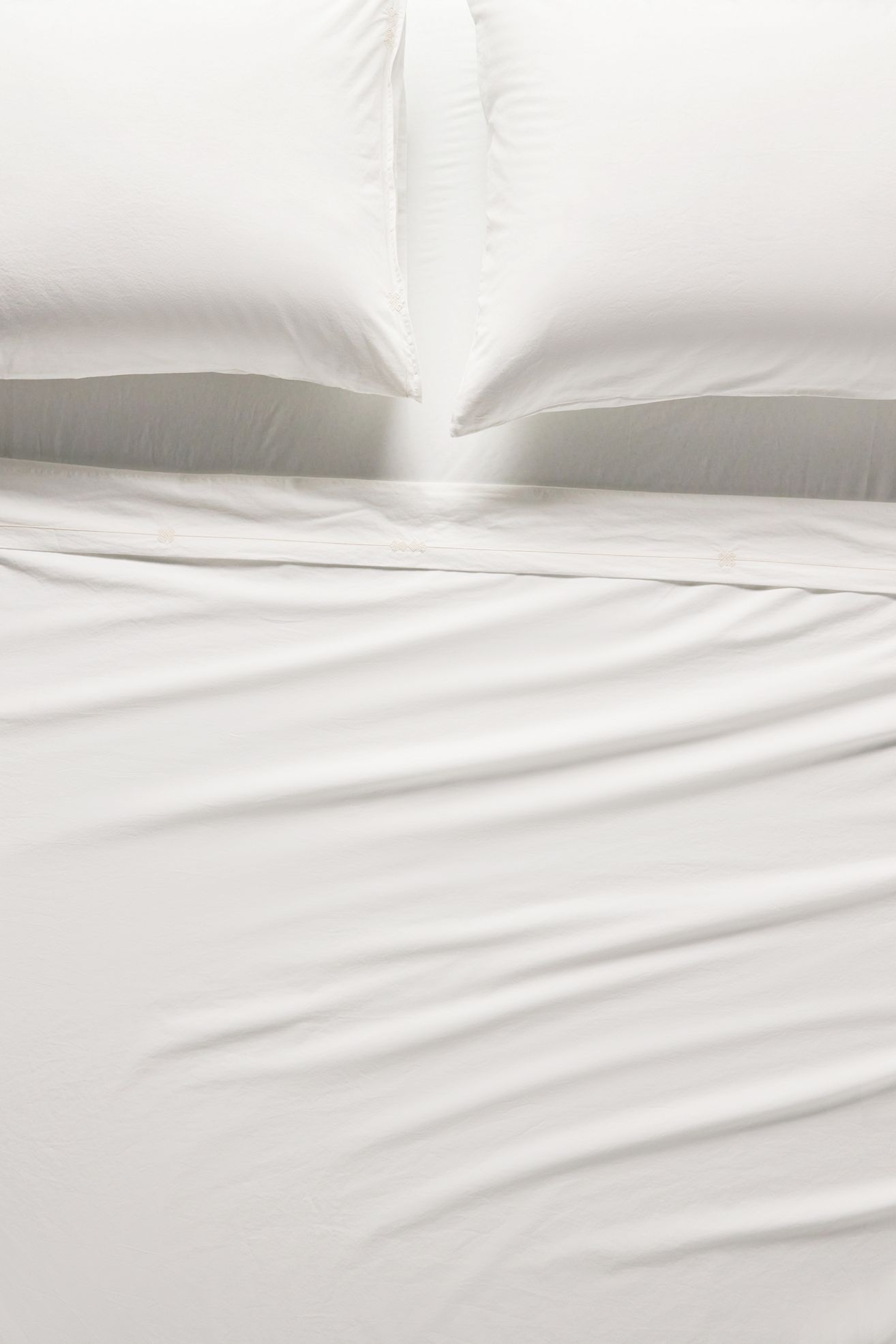 Taylor Organic Cotton Percale Embroidered Sheet Set - White, King