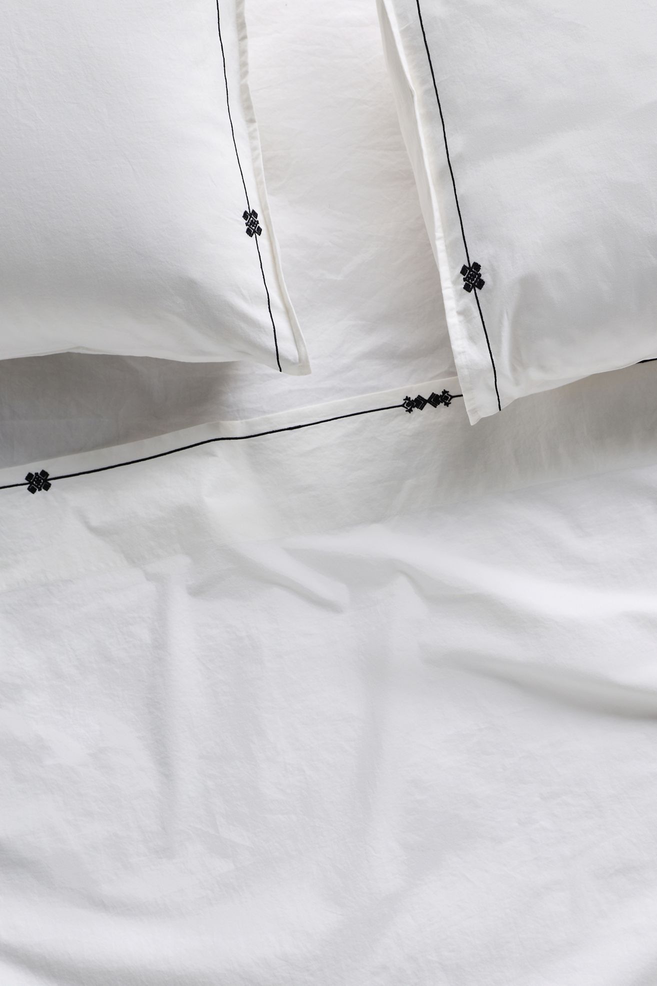Taylor Organic Cotton Percale Embroidered Sheet Set - Black & White, California King