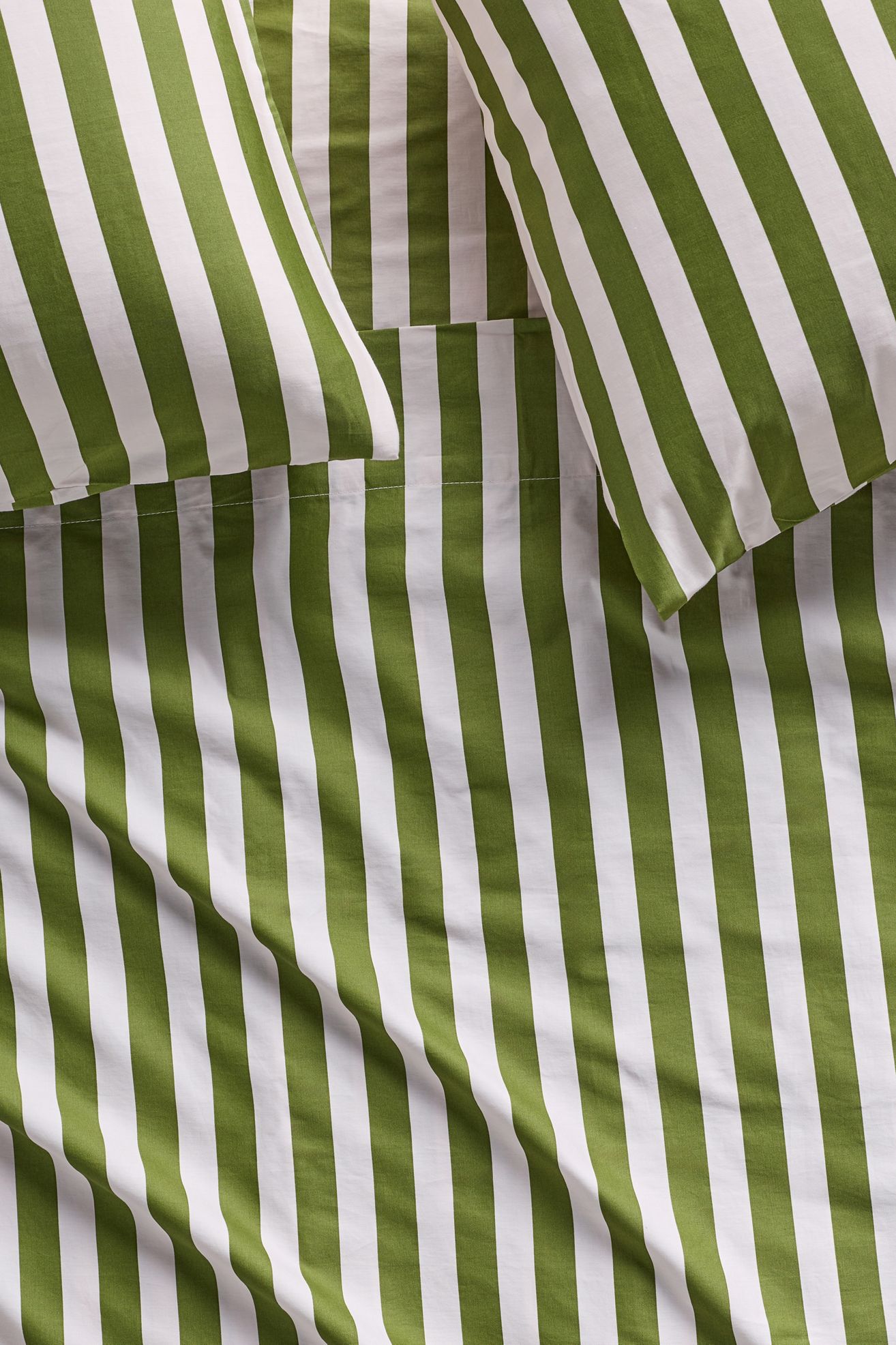 The Organic Cotton Sateen Printed Sheet Set by Maeve - Moss