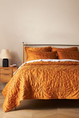 Embroidered Tatiana Quilt 