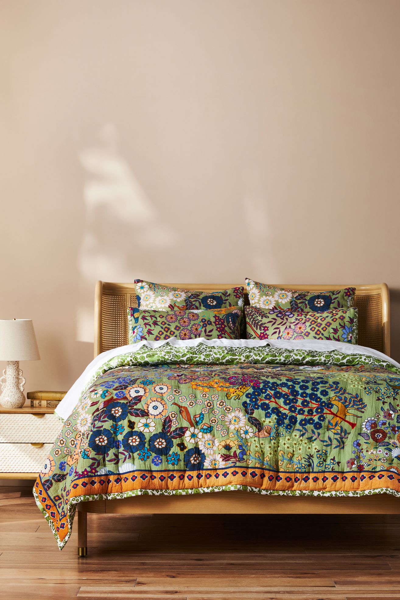 The Printed Textured Cotton Quilt Collection - Jardin Folk, Queen