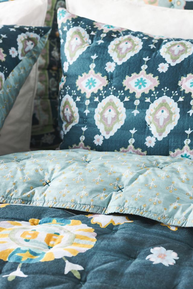 Avery Medallions Quilt | Anthropologie