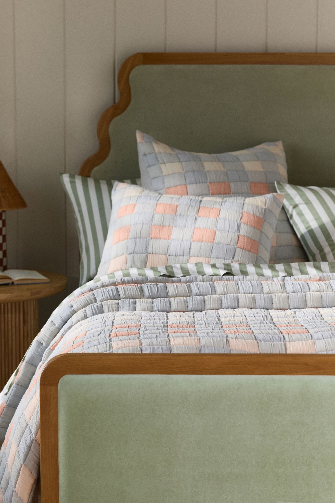 Sonya Matelassé Coverlet - Blue Pattern, Queen