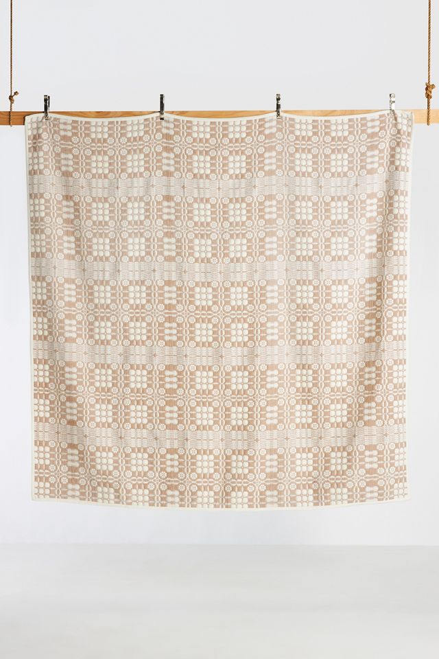 Veda Matelassé Coverlet​ #3