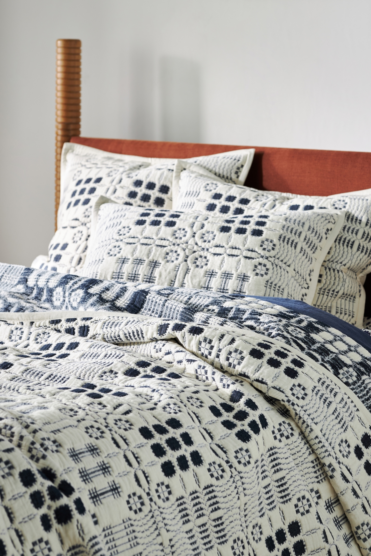 Veda Matelassé Coverlet​