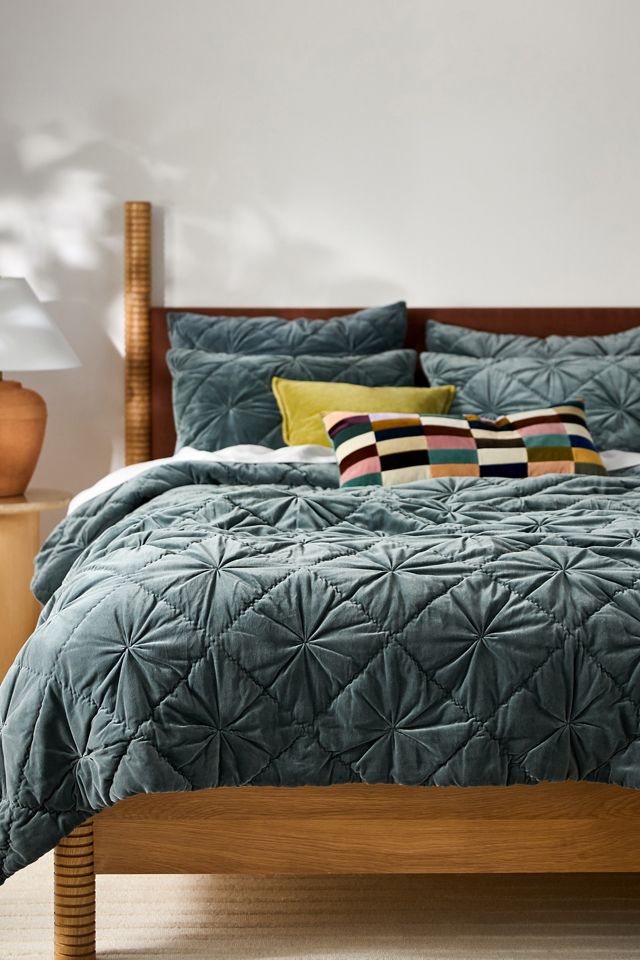 Trova Velvet Quilt